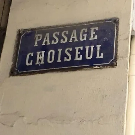 Paris, Opera 4...so Parisian Apartment Paris